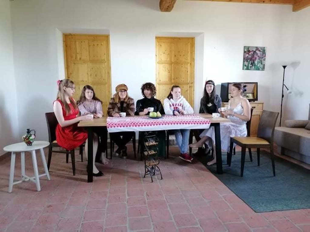 66BF42D8-936E-4162-8A4E-68D9535262A3_1_105_c