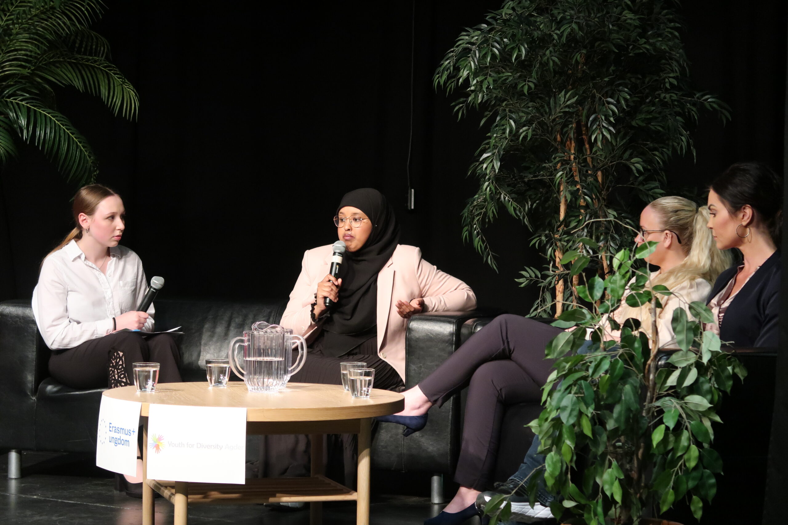 6A5151A0-43F9-4FF7-8FB3-251C588CD6CC