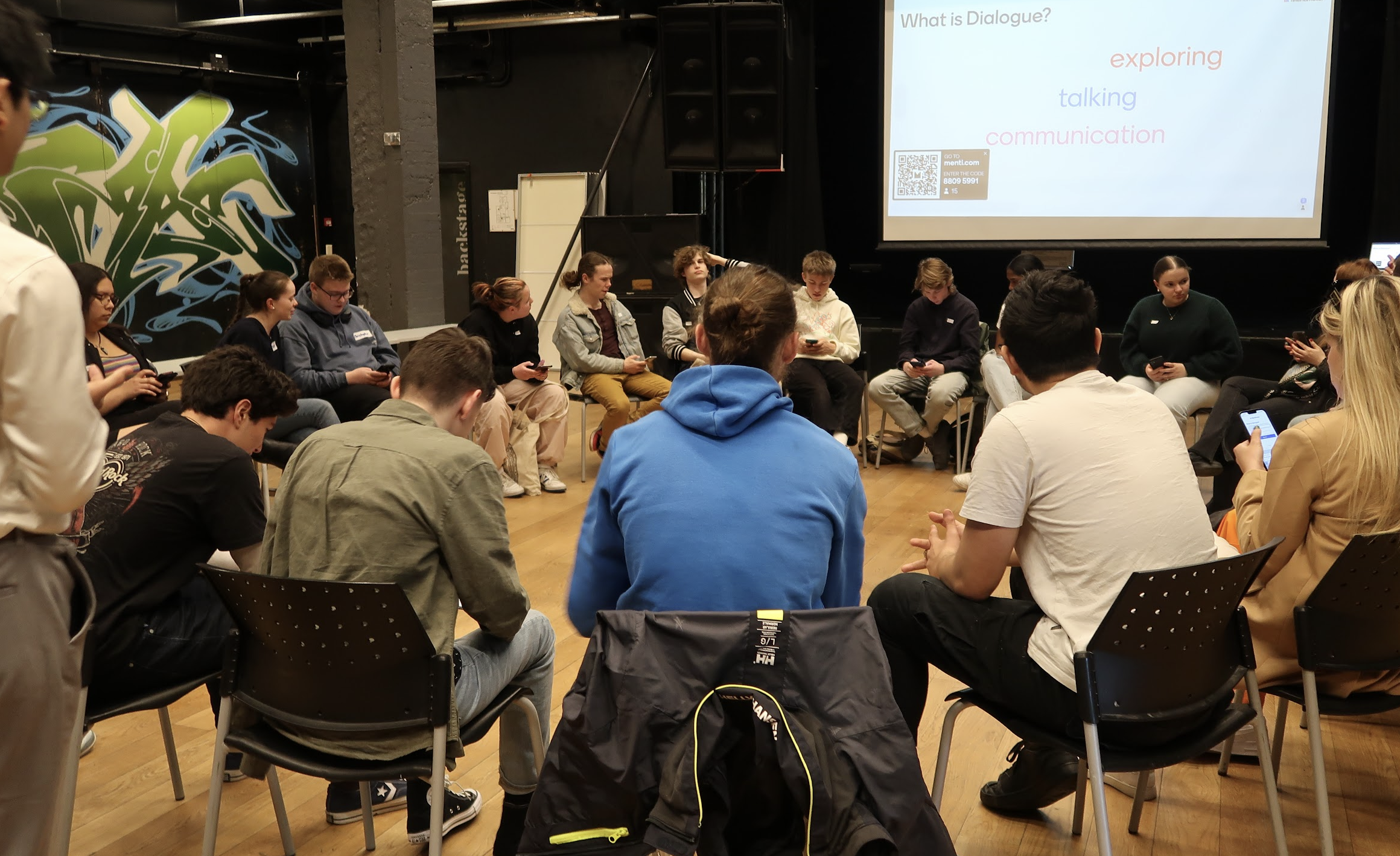 7EC6E6DD-40A6-4CE8-B2A6-AC3CB03D5B35